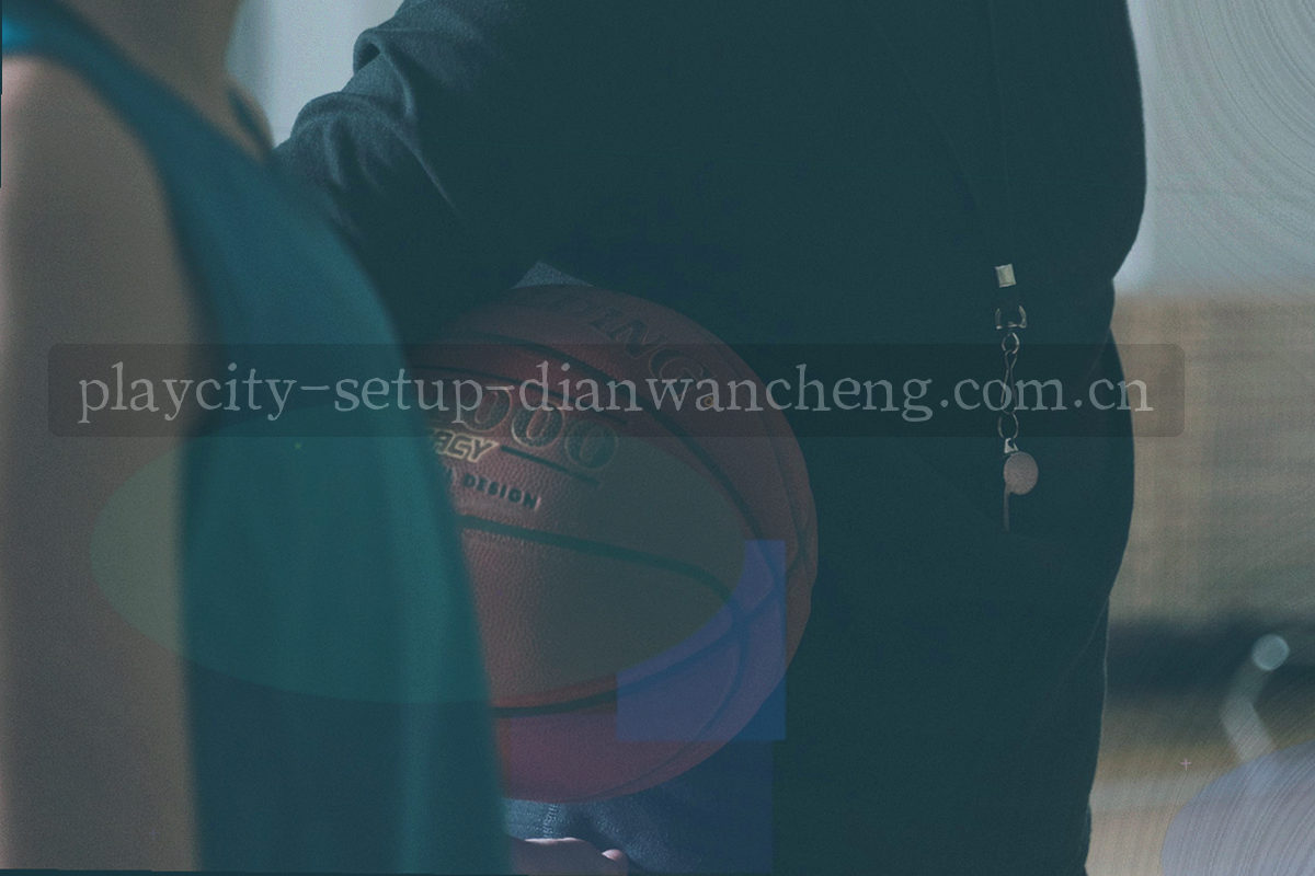 深色界面上的捕鱼机炮台角度示意与鱼群轨迹线，右下角叠放复盘记录表格，四个板块用霓虹标签区分